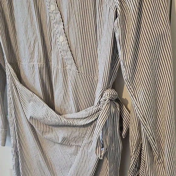 LOFT DRESS - Picture 2 of 9